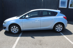 2015 Vauxhall Astra 1.4 I Design in Silver — image 4
