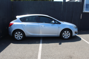 2015 Vauxhall Astra 1.4 I Design in Silver — image 5