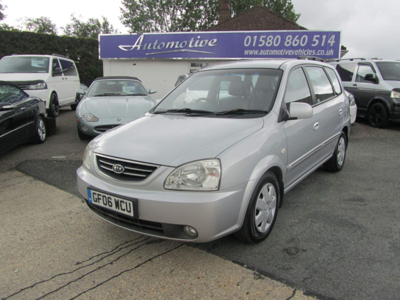 2006 Kia Carens 2.0 Crdi Le 5dr in Silver — image 1