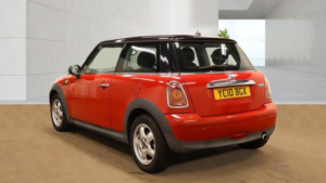 2010 MINI Hatch 1.6 Cooper Euro 5 3dr in Red — image 3
