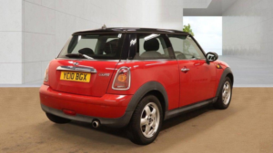 2010 MINI Hatch 1.6 Cooper Euro 5 3dr in Red — image 4