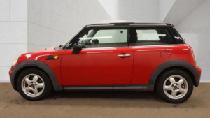 2010 MINI Hatch 1.6 Cooper Euro 5 3dr in Red — image 6