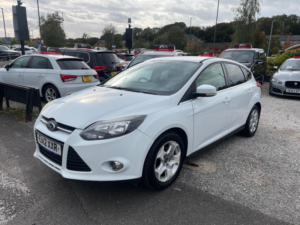 2012 Ford Focus 1.6 Zetec Euro 5 5dr in White — image 3