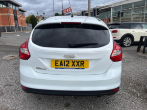 2012 Ford Focus 1.6 Zetec Euro 5 5dr in White — image 5