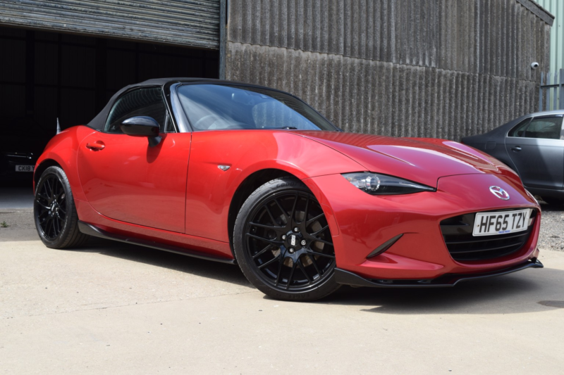 2015 Mazda Mx-5 2.0 Skyactiv-G Sport Nav in Red — image 1