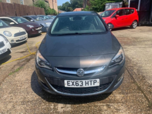 2013 Vauxhall Astra 1.6 16v Se Euro 5 5dr in Grey — image 2