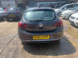 2013 Vauxhall Astra 1.6 16v Se Euro 5 5dr in Grey — image 6