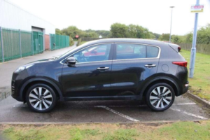 2016 Kia Sportage 1.7 Crdi 3 Euro 6 (s/s) 5dr in Black — image 4