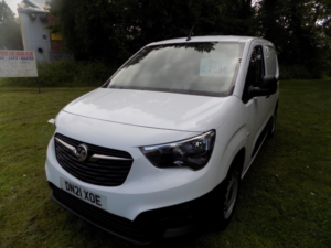 2021 Vauxhall Combo 1.5 Turbo D 2300 Dynamic L1 H1 Euro 6 4dr in White — image 3