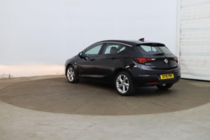 2018 Vauxhall Astra 1.0i Turbo Ecotec Sri Nav Euro 6 (s/s) 5dr in Black — image 4