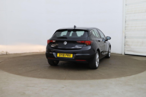 2018 Vauxhall Astra 1.0i Turbo Ecotec Sri Nav Euro 6 (s/s) 5dr in Black — image 5