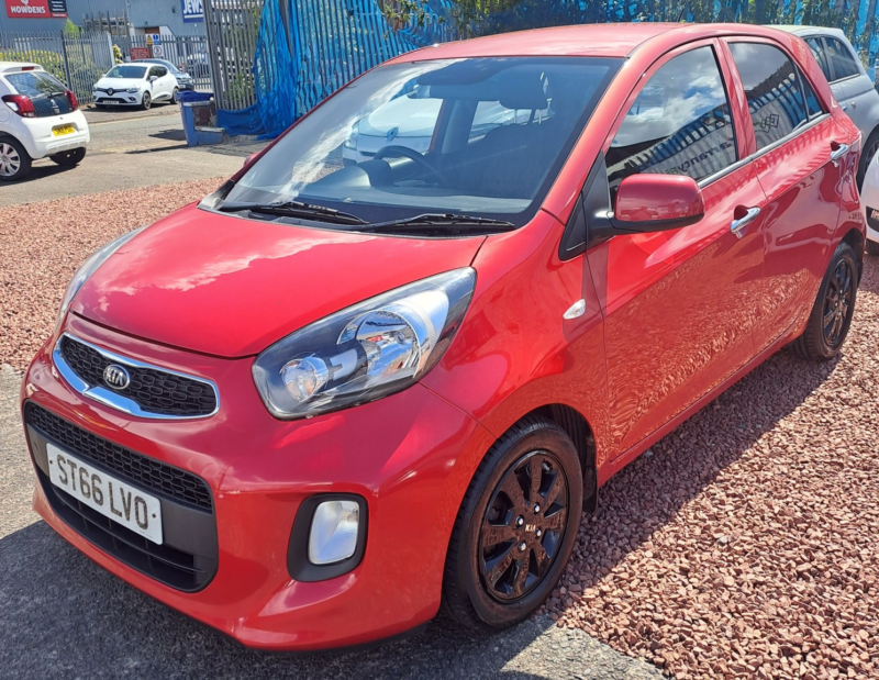 2016 Kia Picanto 1.0 Ecodynamics Se in Red — image 1