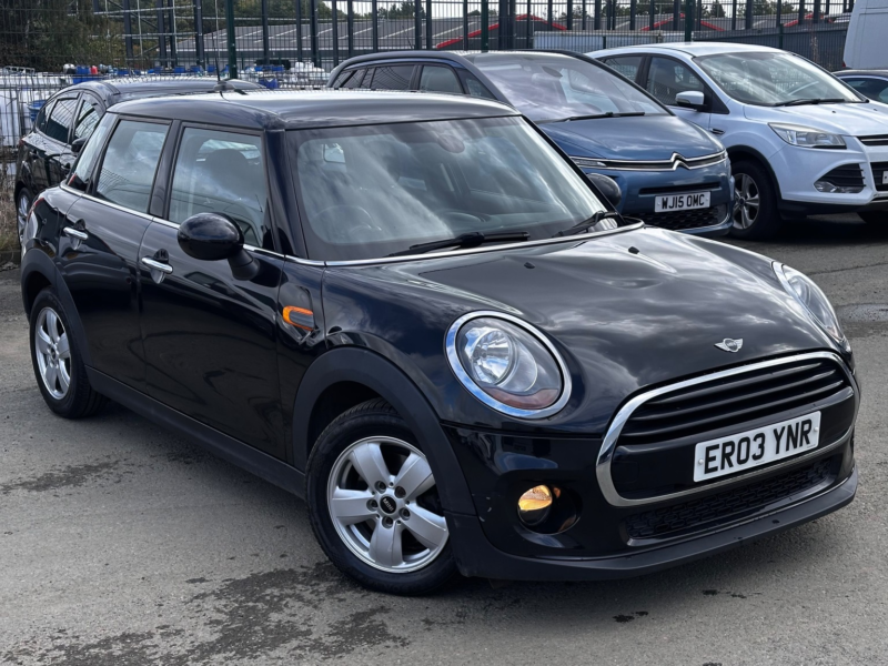 2016 MINI Hatch 1.5 5-Door Hatch Cooper in Black — image 1