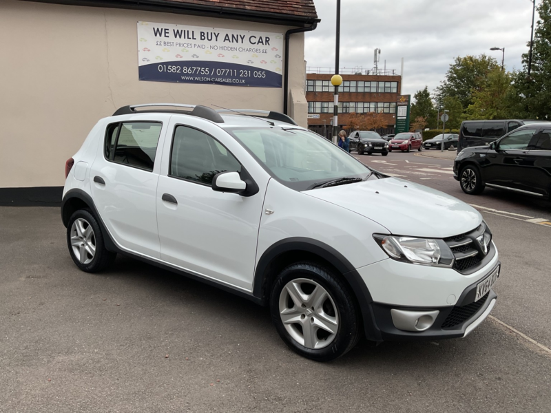 2014 Dacia Sandero Stepway 1.5 Stepway Laureate Dci 90 in White — image 1