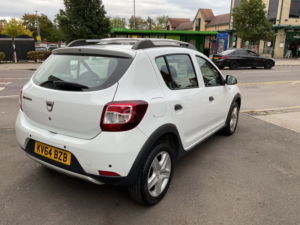 2014 Dacia Sandero Stepway 1.5 Stepway Laureate Dci 90 in White — image 4