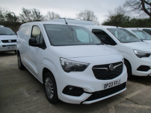2023 Vauxhall Combo 1.5 Turbo D 2300 Pro in White — image 2