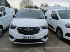 2023 Vauxhall Combo 1.5 Turbo D 2300 Pro in White — image 3