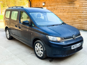 2022 Volkswagen Caddy Maxi 4 SEAT Auto Wheelchair Accessible Disabled Access Vehicle Wav in Blue — image 3