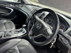 2013 Vauxhall Insignia 2.0 Cdti Elite Nav in Black — image 2