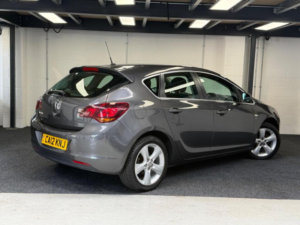2012 Vauxhall Astra 1.4 16v Sri Euro 5 5dr — image 2