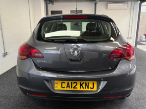 2012 Vauxhall Astra 1.4 16v Sri Euro 5 5dr — image 4