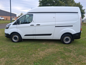 2021 Ford Transit Custom 2.0 340 Ecoblue Panel Van 5dr Diesel Manual L2 H2 Euro 6 (s/s) (170 Ps) in White — image 2