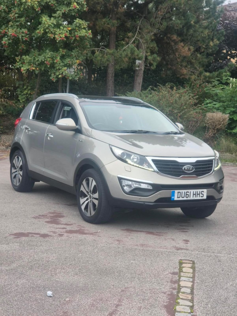 2011 Kia Sportage 2.0 Crdi Kx-3 in Silver — image 1