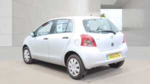 2009 Toyota Yaris 1.0 Vvt-I T2 Hatchback 5dr Petrol Manual Euro 4 (69 Ps) in Silver — image 3