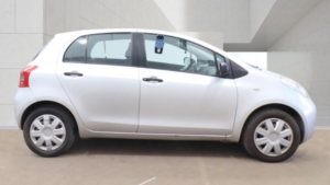 2009 Toyota Yaris 1.0 Vvt-I T2 Hatchback 5dr Petrol Manual Euro 4 (69 Ps) in Silver — image 5
