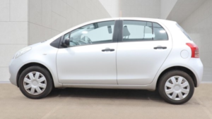 2009 Toyota Yaris 1.0 Vvt-I T2 Hatchback 5dr Petrol Manual Euro 4 (69 Ps) in Silver — image 6