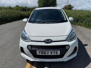 2017 Hyundai I10 Premium Se in White — image 3