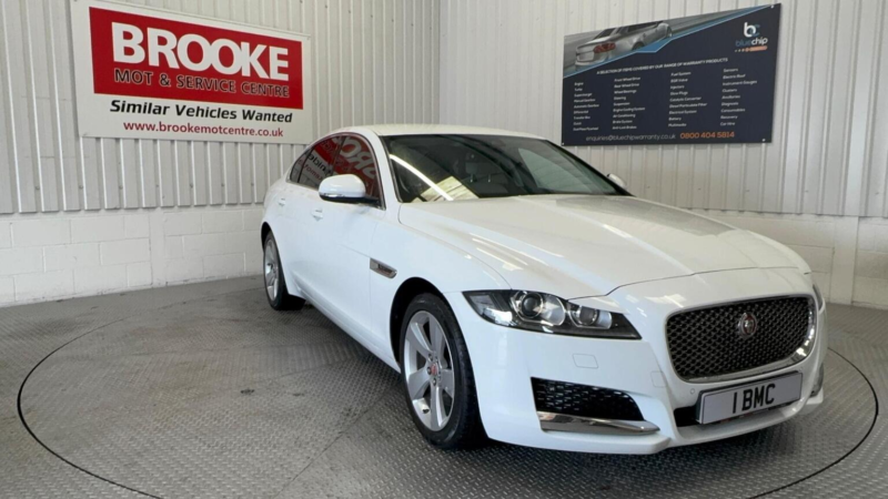 2017 Jaguar Xf 2.0d Portfolio Auto AWD Euro 6 (s/s) 4dr in White — image 1