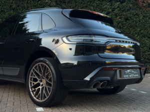 2020 Porsche Macan 3.0t V6 S Pdk 4WD Euro 6 (s/s) 5dr in Black — image 5