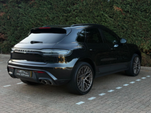 2020 Porsche Macan 3.0t V6 S Pdk 4WD Euro 6 (s/s) 5dr in Black — image 6