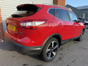 2015 Nissan Qashqai 1.5 Dci N-Tec+ in Red — image 4