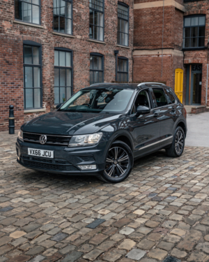 2016 Volkswagen Tiguan 2.0 Tdi Bluemotion Tech Se Navigation SUV 5dr Diesel Manual 4motion Euro 6 (s/s) (150 Ps) in Grey — image 4