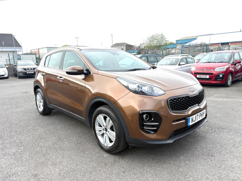 2017 Kia Sportage 1.7 Crdi 2 Euro 6 (s/s) 5dr in Bronze — image 1