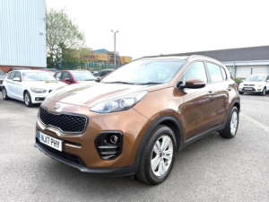 2017 Kia Sportage 1.7 Crdi 2 Euro 6 (s/s) 5dr in Bronze — image 3