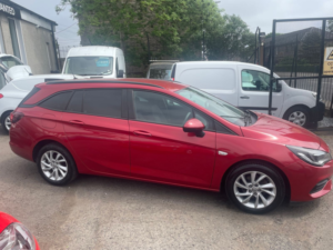 2021 Vauxhall Astra 1.5 Turbo D Se Sports Tourer 5dr Diesel Manual Euro 6 (s/s) (105 Ps) in Red — image 3