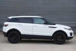 2017 Land Rover Range Rover Evoque 2.0 Td4 Se Tech in White — image 4