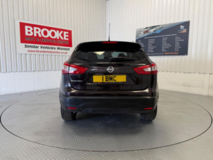 2014 Nissan Qashqai 1.2 Dig-T N-Tec+ Xtron 2WD Euro 5 (s/s) 5dr in Black — image 5