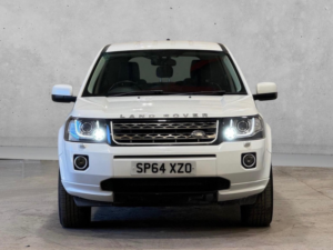 2014 Land Rover Freelander 2 2.2 Td4 Se 4WD Euro 5 (s/s) 5dr in White — image 2