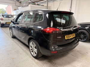 2015 Vauxhall Zafira Tourer 2.0 Cdti Sri in Black — image 3