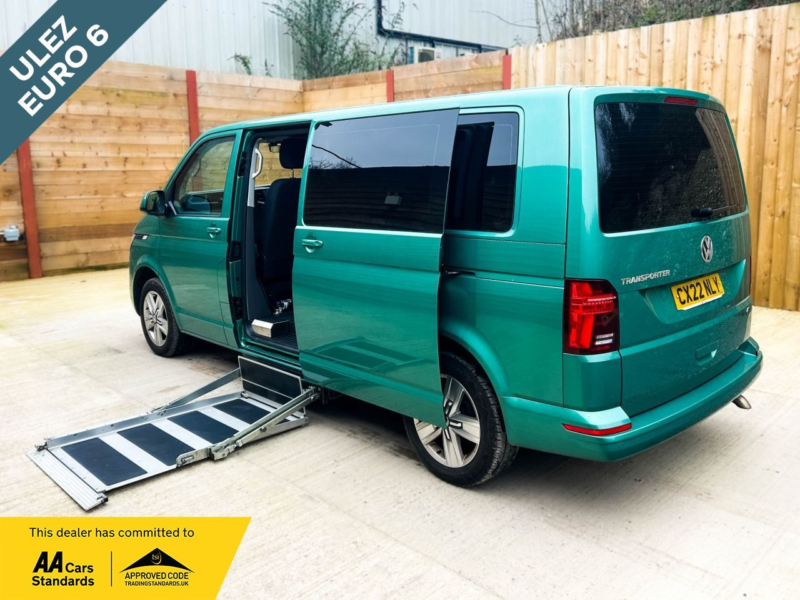 2022 Volkswagen Transporter Lwb 5 SEAT Side Entry Driver Transfer Wheelchair Accessible Vehicle in Green — image 1
