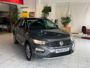 2020 Volkswagen T-Roc 1.0 Tsi Design in Grey — image 2