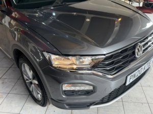 2020 Volkswagen T-Roc 1.0 Tsi Design in Grey — image 3