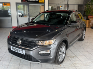 2020 Volkswagen T-Roc 1.0 Tsi Design in Grey — image 5
