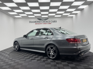 2015 Mercedes-Benz E Class 2.1 E220 Bluetec Amg Night Edition in Grey — image 4