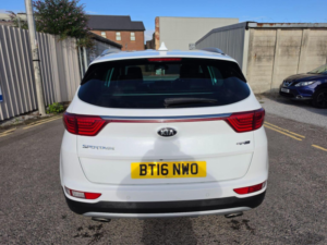2016 Kia Sportage 1.6 T-Gdi Gt-Line AWD Euro 6 5dr in White — image 5