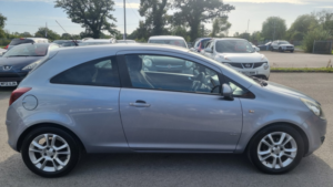 2009 Vauxhall Corsa 1.2 I 16v Sxi in Silver — image 3